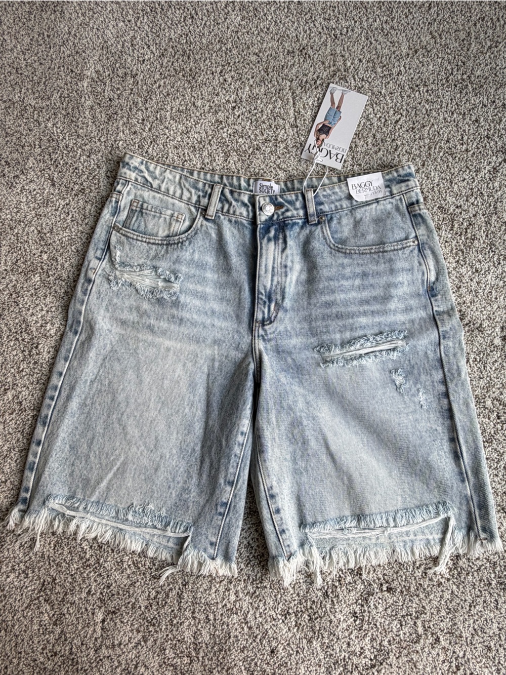 Simple Society Baggy Bermuda Jorts 13/31 Light Wash Distressed Denim NWT